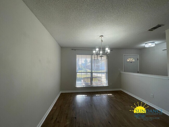 Building Photo - Prime Location and Stunning 4 Bedroom Home with Solar!