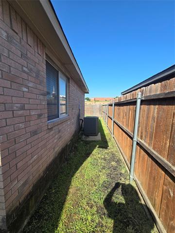 Building Photo - 1205 Christa Dr