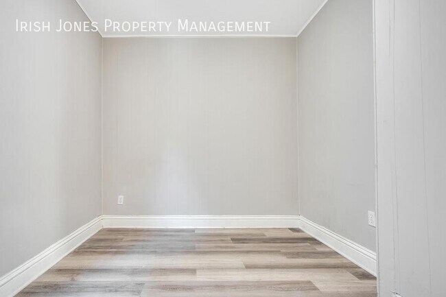 Building Photo - 374 Breckenridge St