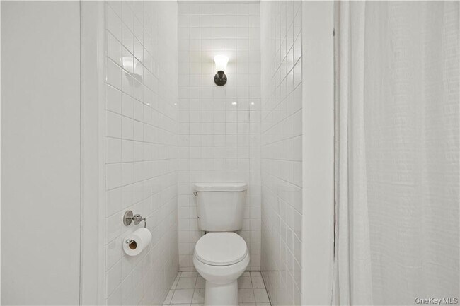 Building Photo - 6 Raven Way