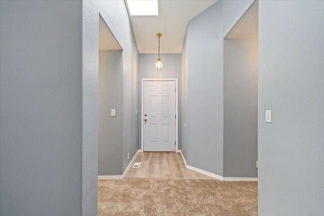 Building Photo - 636 W Richmond Ln