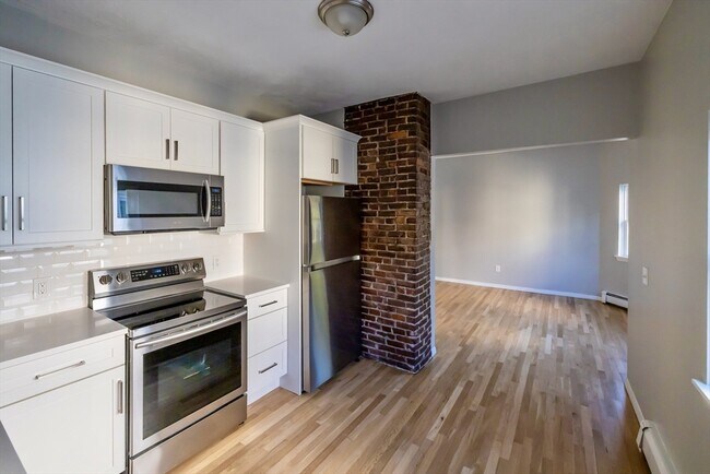 Building Photo - 34 Edison Green