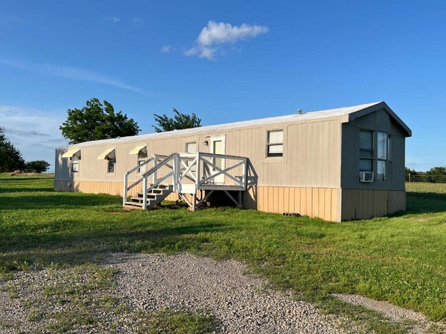 Building Photo - 3-Bed, 2-Bath Mobile Home in Agra