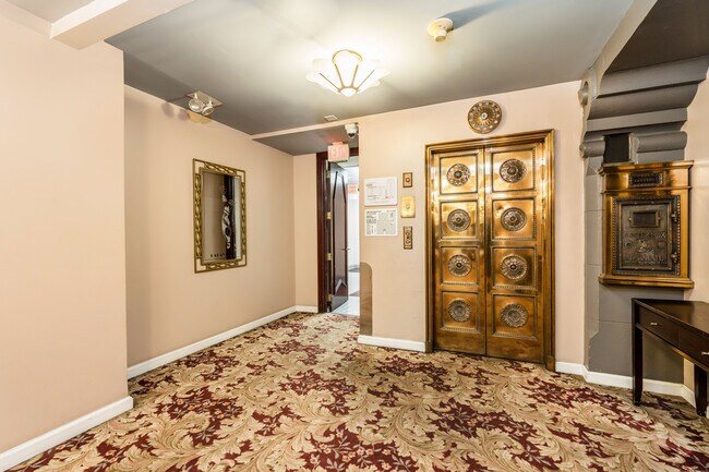 Building Photo - 140 Linden Ave