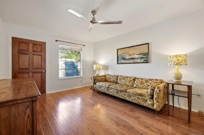 Building Photo - 2202 Towbridge Cir