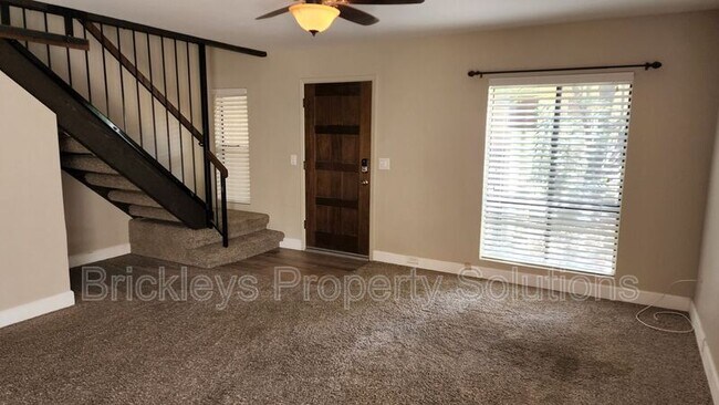 Building Photo - 4820 E Winston Dr
