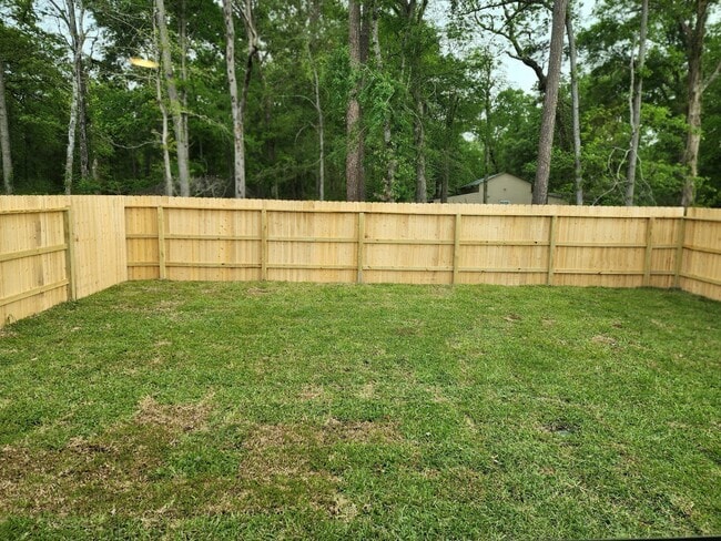 Building Photo - 22463 Douglas Ct