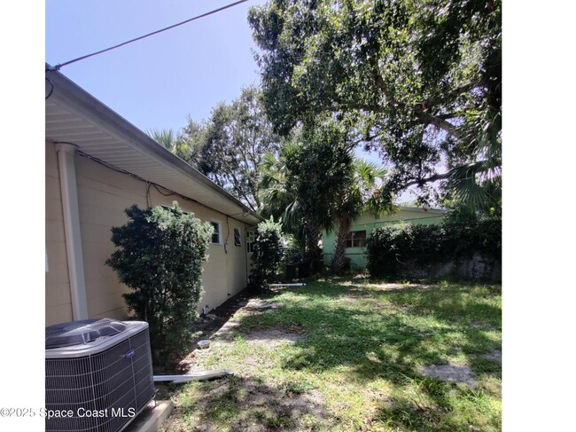 Building Photo - 700 Lund Cir