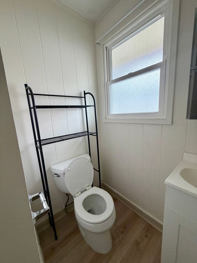 Building Photo - Island Living in the Heart of Waikiki – 2 Bed, 1 Bath with Parking!