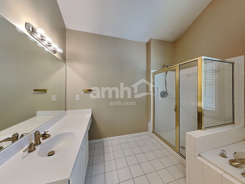 Building Photo - 1649 Stillwater Park Ct