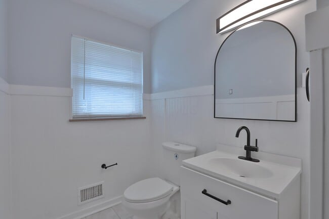 Building Photo - 4474 Starret Rd