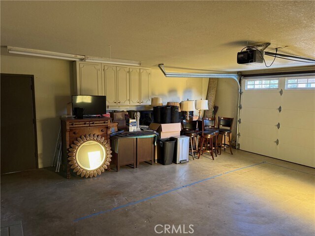 Building Photo - 836 Highland Dr