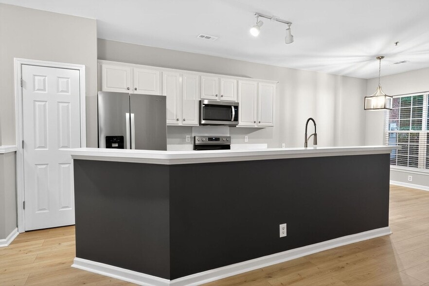 Building Photo - 3208 Margellina Drive