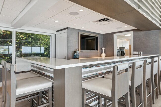 Building Photo - 4600 S Ocean Blvd