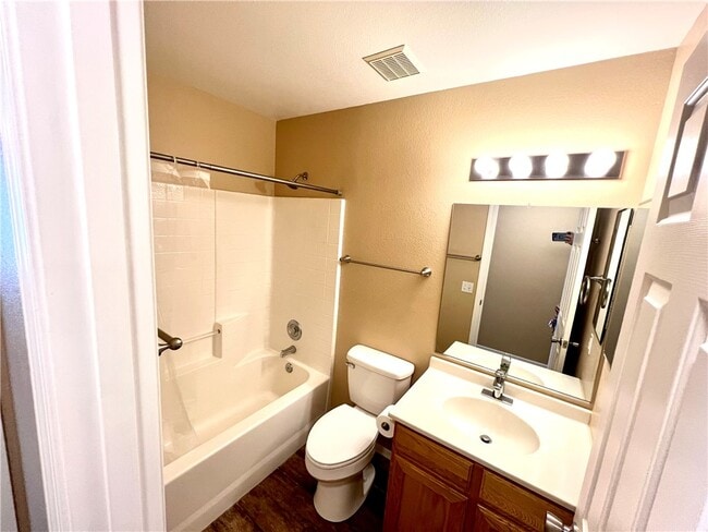 Building Photo - 848 Roadrunner Dr