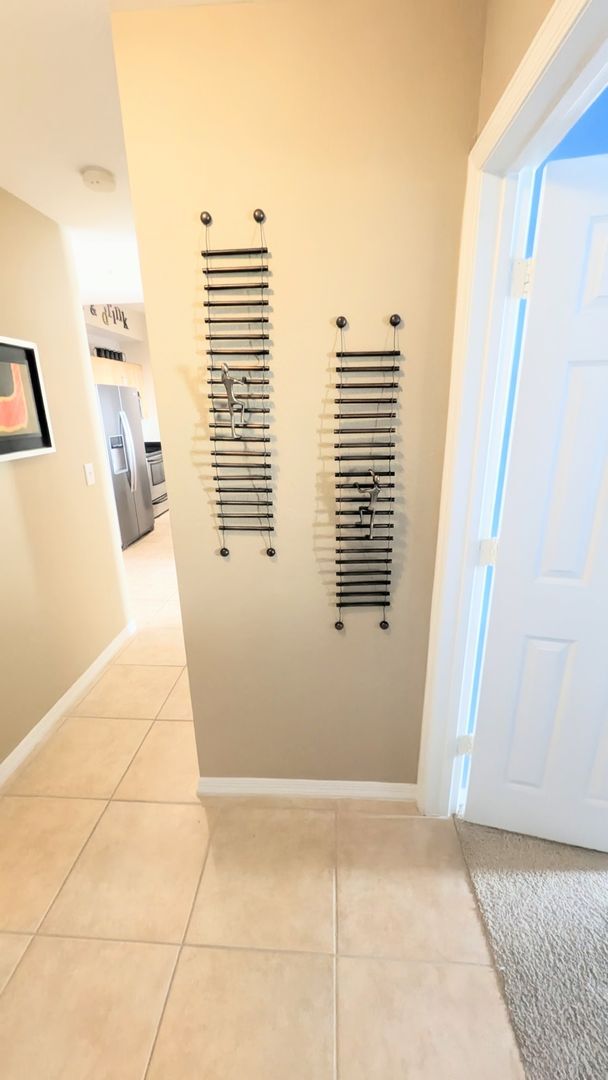 Building Photo - ANNUAL TURNKEY FURNISHED downtown Sarasota in luxury condominium!