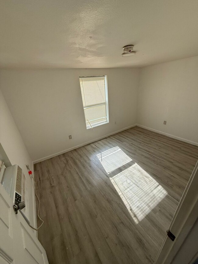 Building Photo - 302 MLK Dr