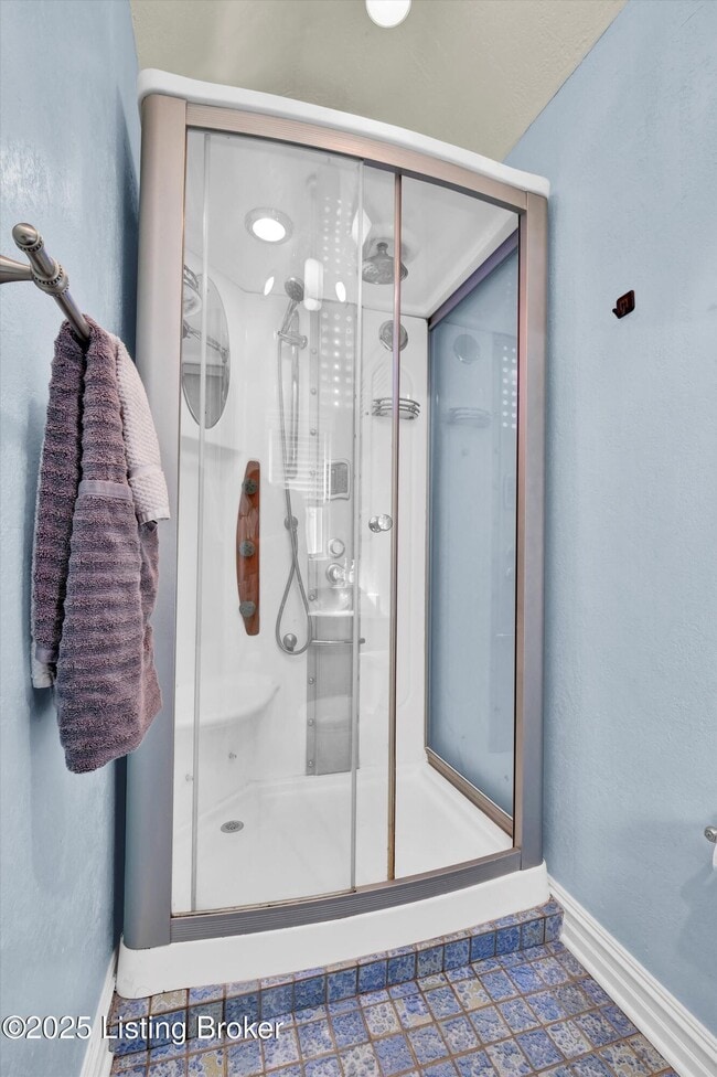 Building Photo - 7405 Ridan Way