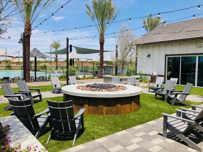 Building Photo - 13300 N 141st Ln