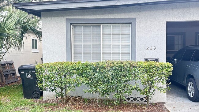 Primary Photo - Charming 1BR/1BA Duplex in the Heart of Do...