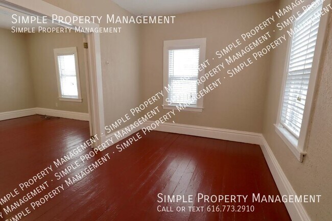 Building Photo - 242 Page St NE