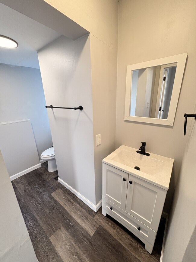 Building Photo - 109 S 13th St