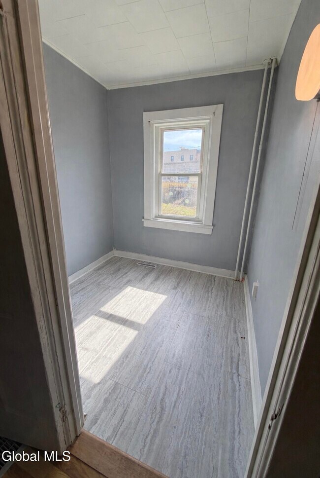 Building Photo - 247 Elk St