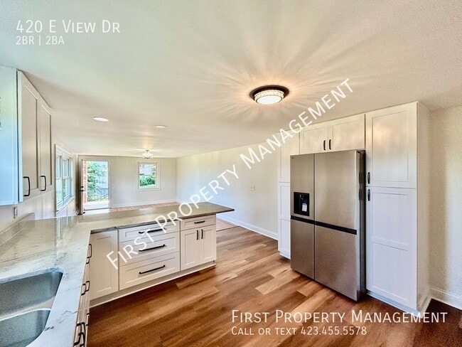 Building Photo - 420 E View Dr