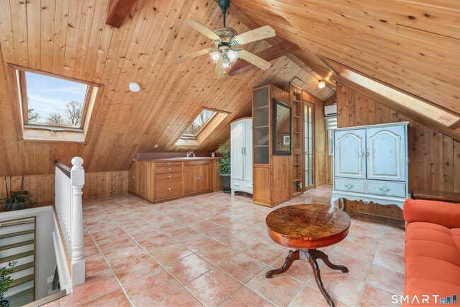 Building Photo - 167 North Ave