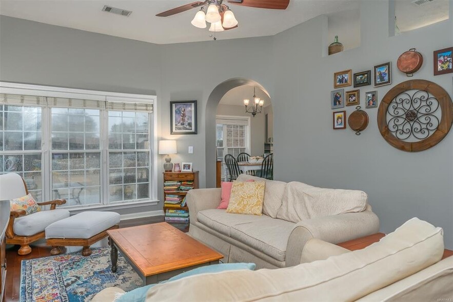 Building Photo - 9211 Hanston Pl