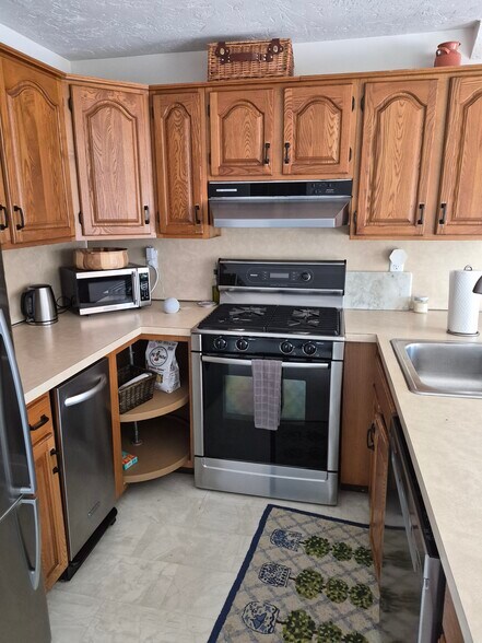 Building Photo - 10 Breakwater Ct