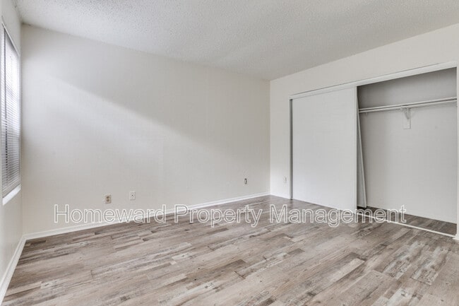 Building Photo - 3930 Portland St