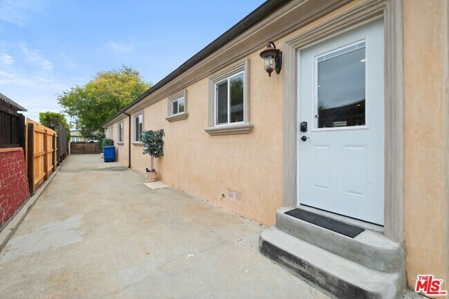 Building Photo - 4043 Harter Ave
