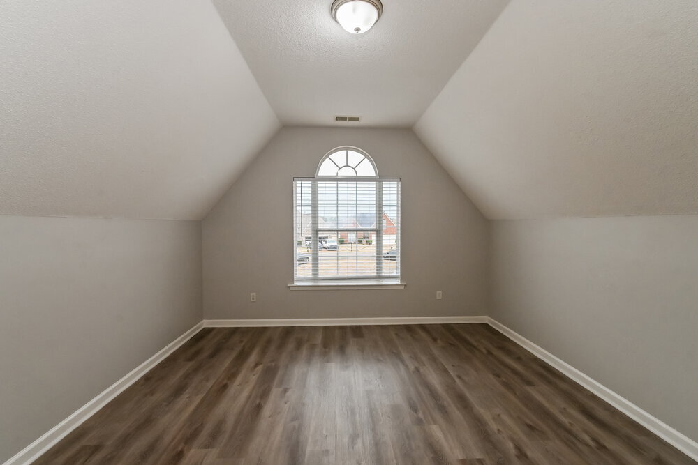 Building Photo - 7133 Queens Crown Ct