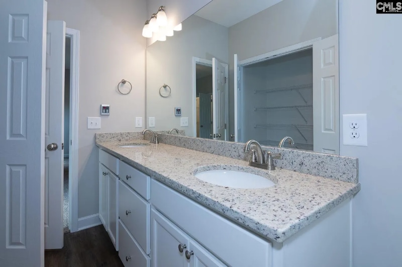 Building Photo - 813 Poplar St