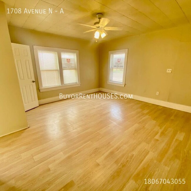 Building Photo - PRICE REDUCTION! $199 Move-In Special (+ a...