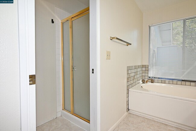 Building Photo - 200 Powhattan Ct