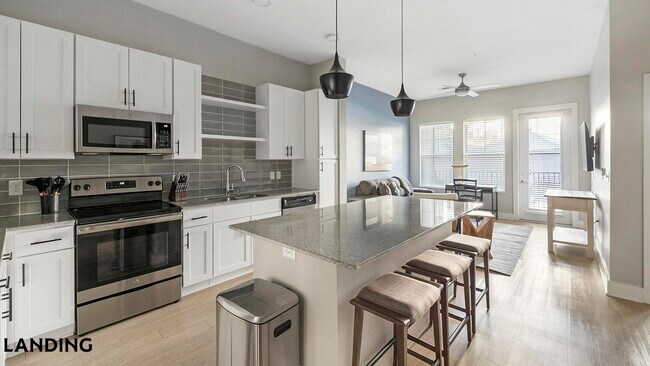 Building Photo - 15401 Chenal Pkwy