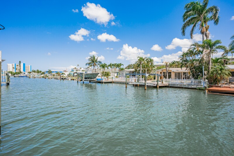 Building Photo - 14827 N Bayshore Dr