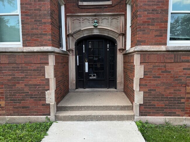 Building Photo - 10500 S Wabash Ave