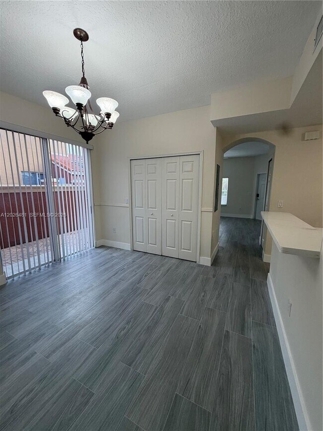 Building Photo - 6202 NW 112th Pl