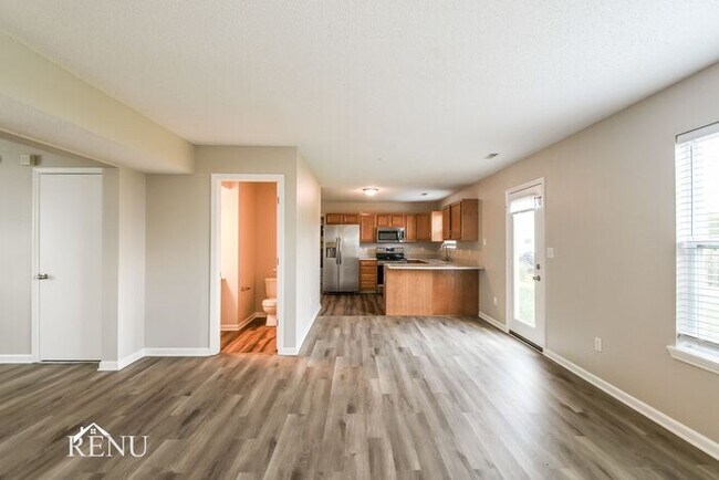 Building Photo - 19307 Fox Chase Dr