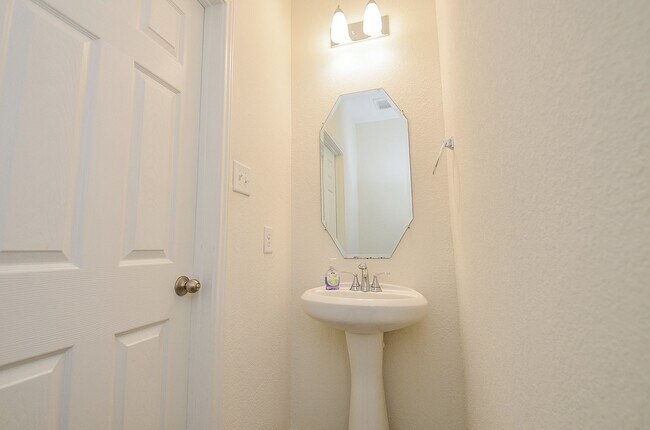 Building Photo - 4507 Kellmore Ct