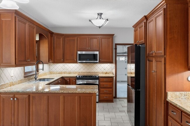 Building Photo - 14098 Stonefield Trail SE