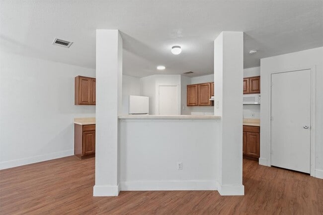 Building Photo - 1015 Glen Meadow Cove