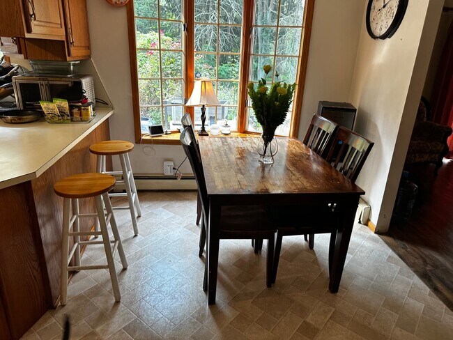 Building Photo - 198 Bryans Rd