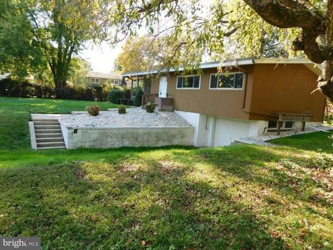 Building Photo - 1242 S Governors Ave