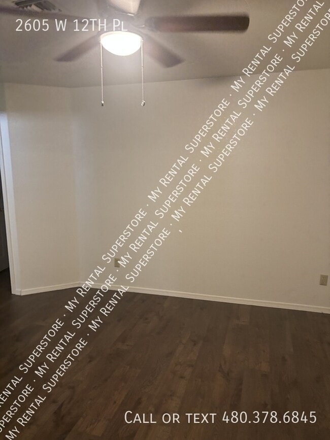 Building Photo - 2605 W 12th Pl