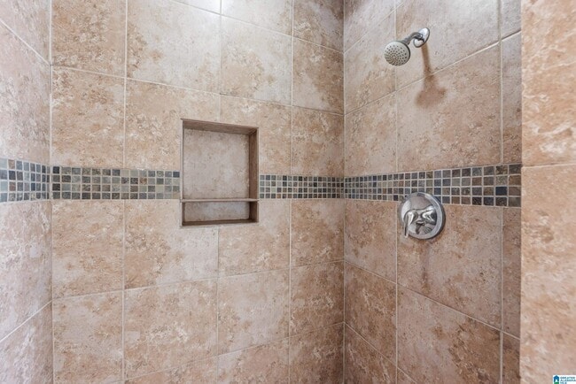 Building Photo - 5956 Crestwood Cir