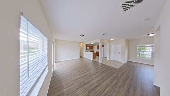 Building Photo - Nice 3/2 in Poinciana